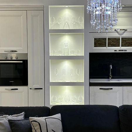 Tam Serviced 2Bdr Apartment City Center No6 Tirana Exterior foto