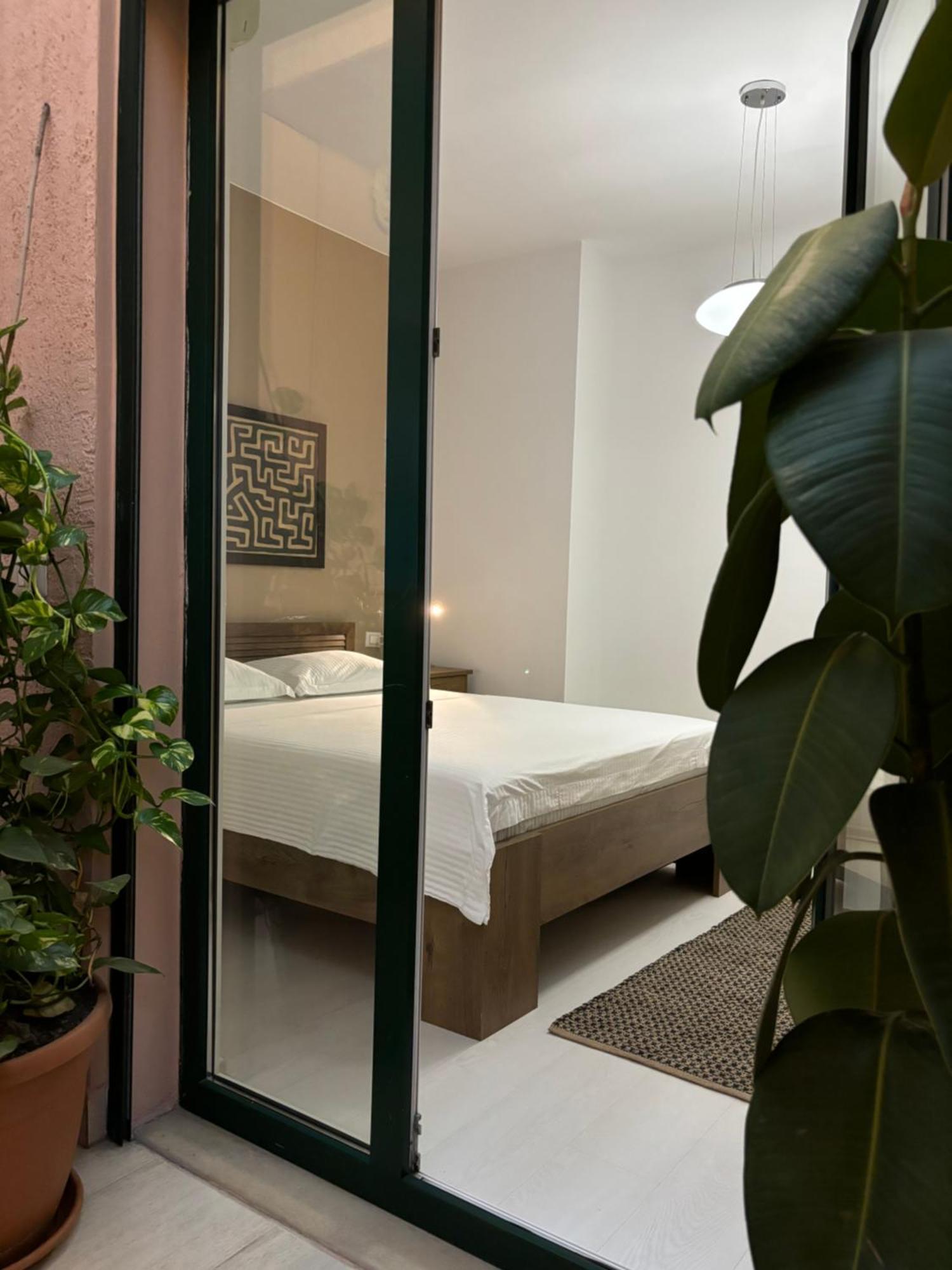 Tam Serviced 2Bdr Apartment City Center No6 Tirana Exterior foto