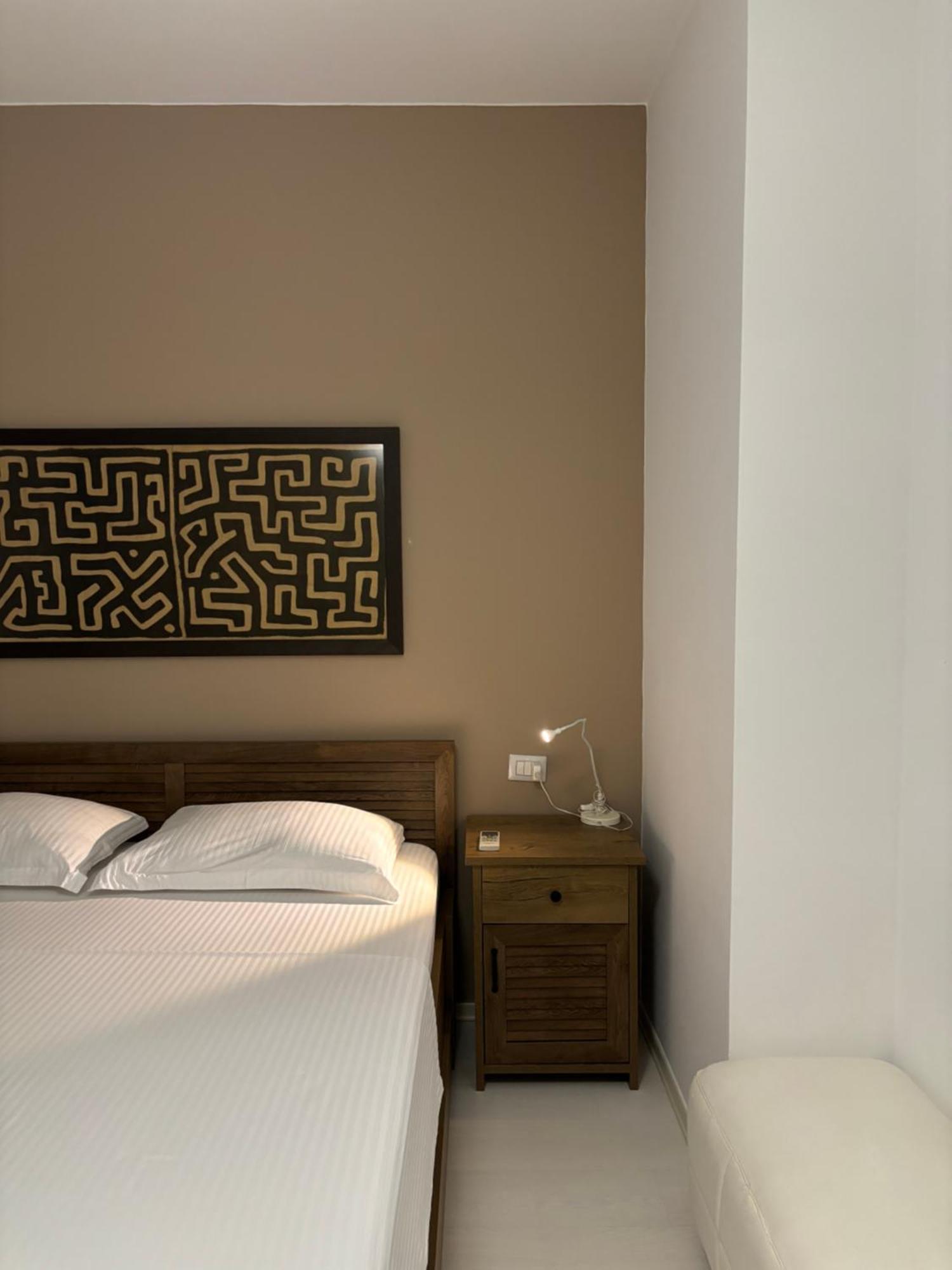 Tam Serviced 2Bdr Apartment City Center No6 Tirana Exterior foto