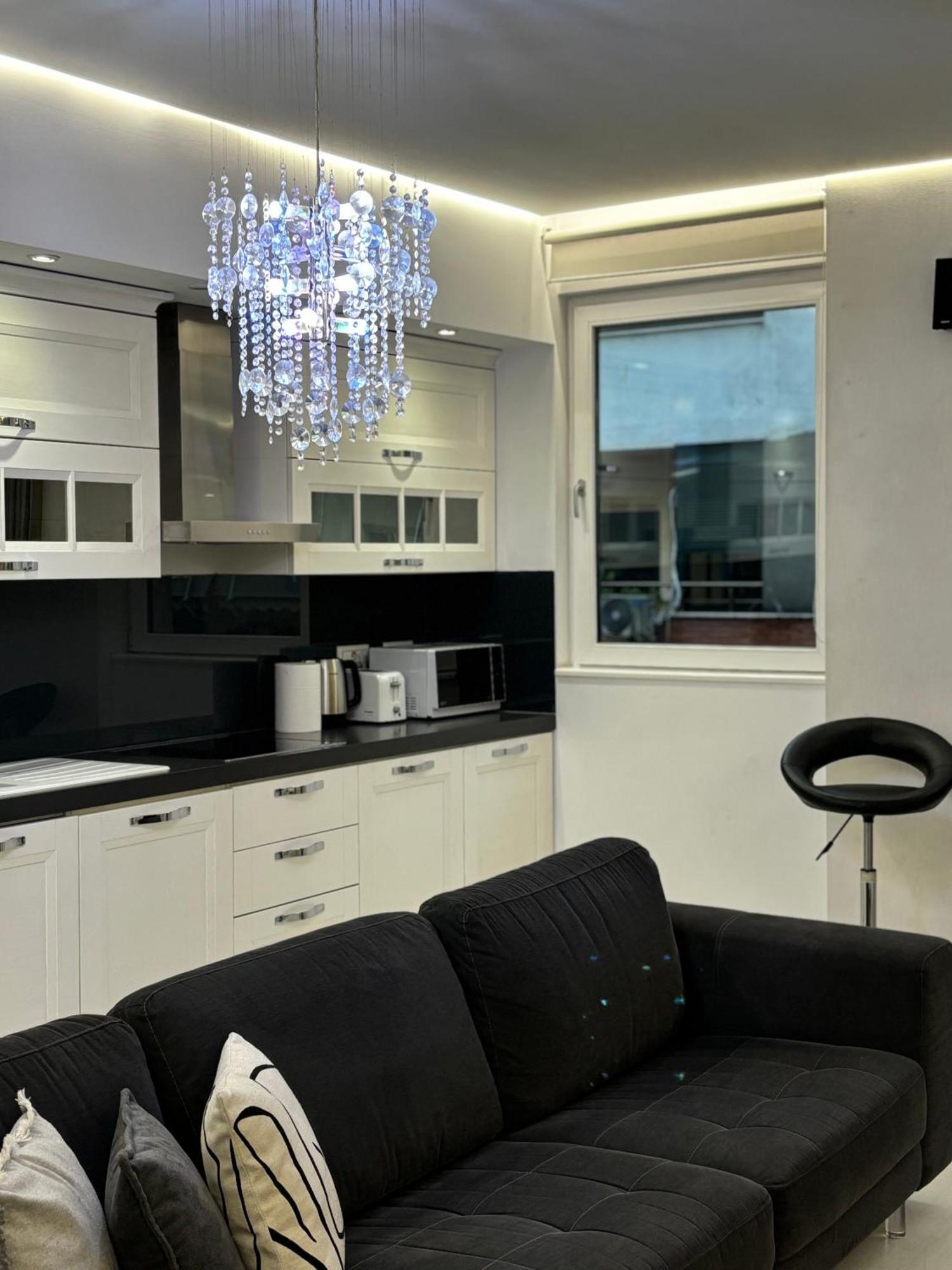 Tam Serviced 2Bdr Apartment City Center No6 Tirana Exterior foto